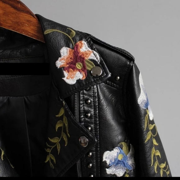 Women Leather Floral Print Embroidery Jacket - Picture 5 of 16